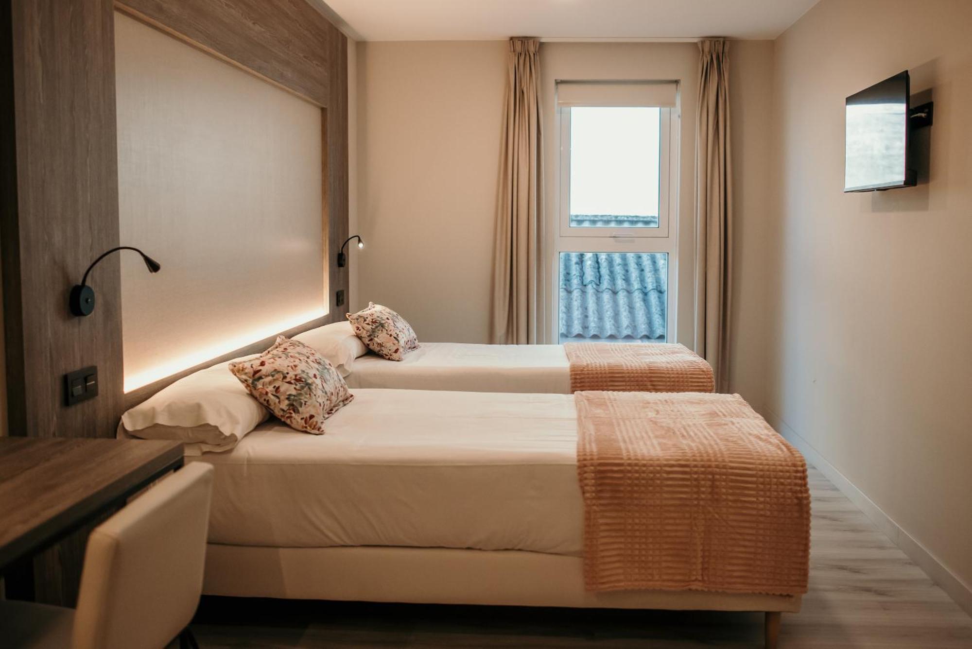 Hotel Lux Melide Esterno foto